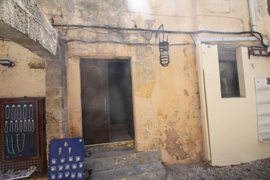 Raised Ground-Floor Apartment in Rhodes Old Town