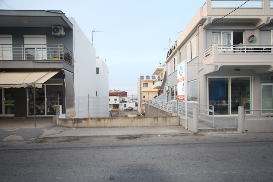 Plot of land in Paradisi
